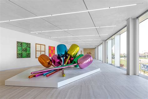 orari fondazione prada